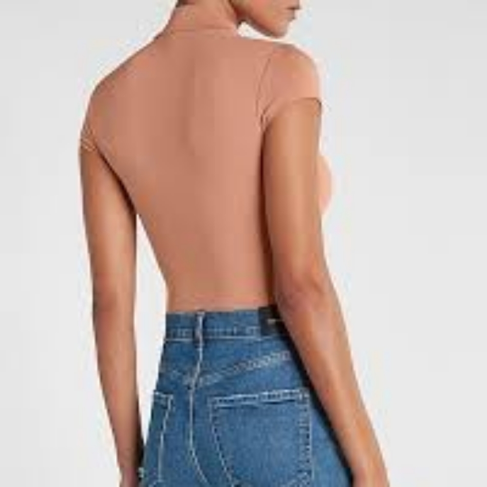 Express Top - Picture 2 of 7